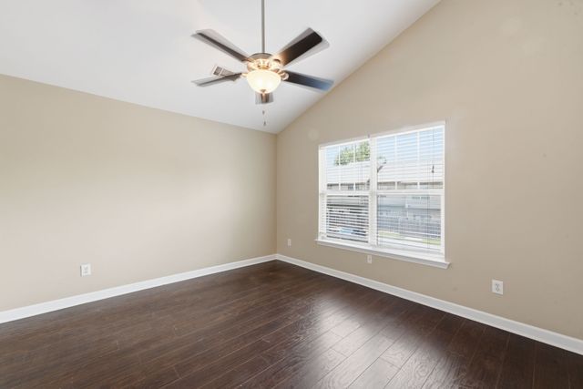 105 4th Ave Apt 503, Murfreesboro, TN 37130