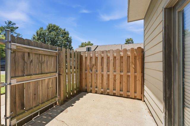 105 4th Ave Apt 503, Murfreesboro, TN 37130