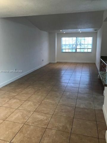 6725 NW 174th Ter H-12, Hialeah, FL 33015