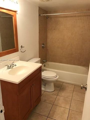 6725 NW 174th Ter H-12, Hialeah, FL 33015