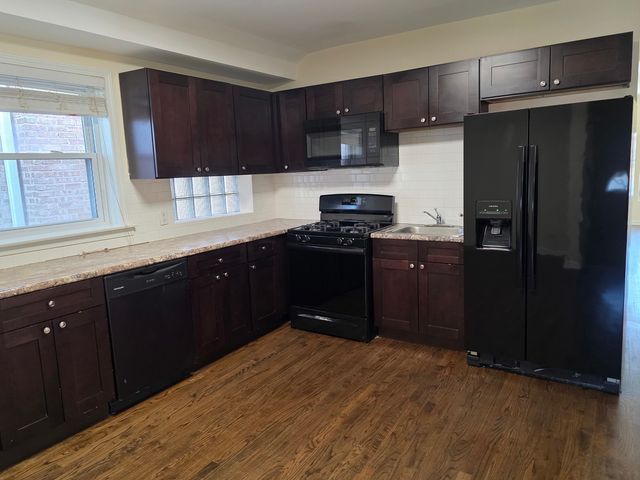 10937 S Artesian Avenue, Chicago, IL 60655