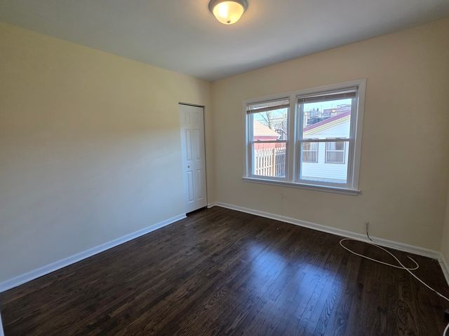 10937 S Artesian Avenue, Chicago, IL 60655