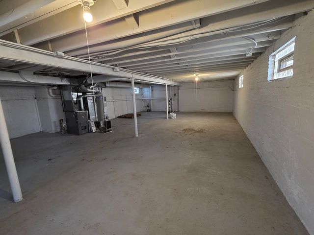 10937 S Artesian Avenue, Chicago, IL 60655