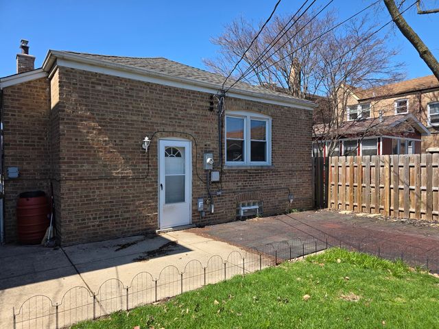 10937 S Artesian Avenue, Chicago, IL 60655