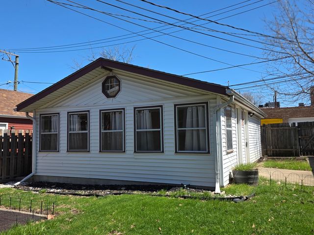 10937 S Artesian Avenue, Chicago, IL 60655