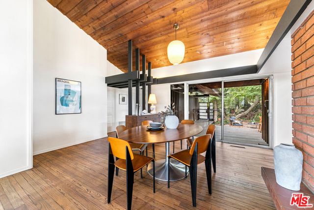 3147 Waverly Drive, Los Angeles, CA 90027