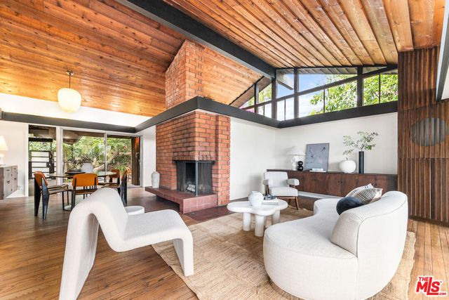 3147 Waverly Drive, Los Angeles, CA 90027