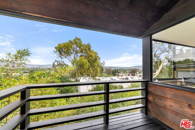 3147 Waverly Drive, Los Angeles, CA 90027
