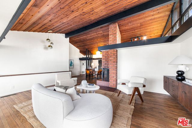 3147 Waverly Drive, Los Angeles, CA 90027