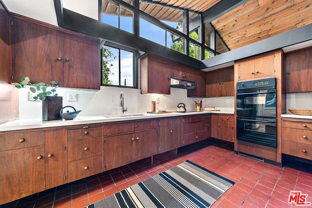 3147 Waverly Drive, Los Angeles, CA 90027