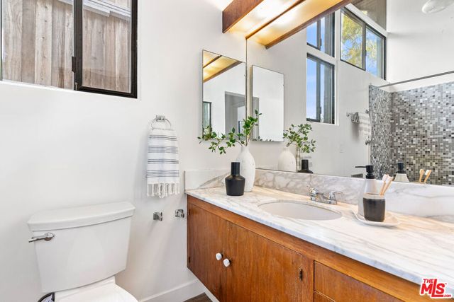 3147 Waverly Drive, Los Angeles, CA 90027