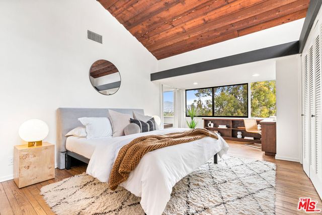 3147 Waverly Drive, Los Angeles, CA 90027