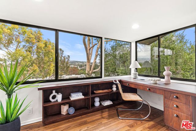3147 Waverly Drive, Los Angeles, CA 90027