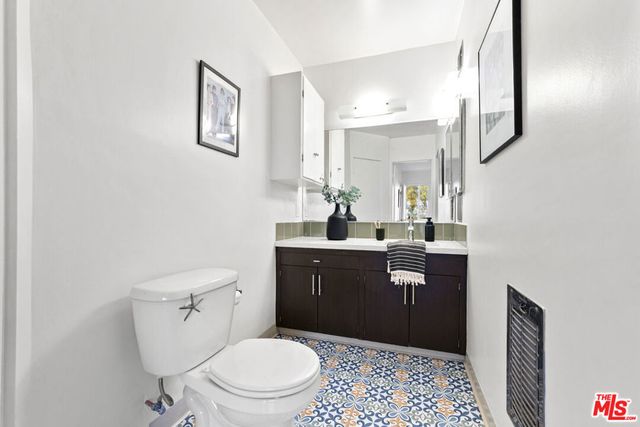 3147 Waverly Drive, Los Angeles, CA 90027