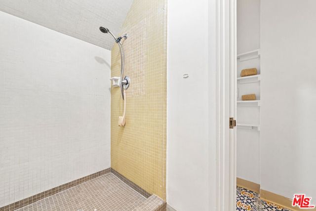 3147 Waverly Drive, Los Angeles, CA 90027