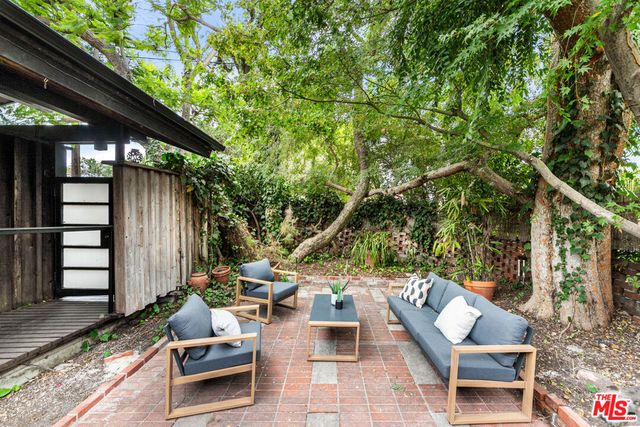 3147 Waverly Drive, Los Angeles, CA 90027
