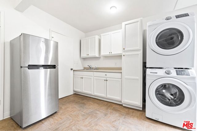 3147 Waverly Drive, Los Angeles, CA 90027