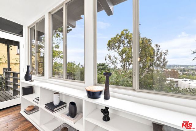 3147 Waverly Drive, Los Angeles, CA 90027