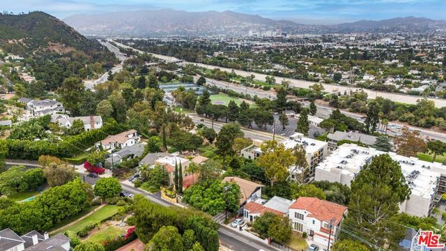 3147 Waverly Drive, Los Angeles, CA 90027