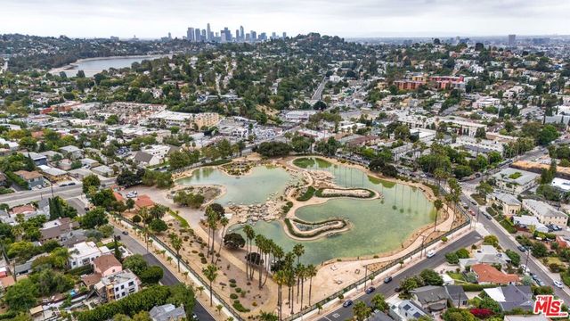 3147 Waverly Drive, Los Angeles, CA 90027
