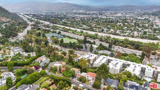 3147 Waverly Drive, Los Angeles, CA 90027