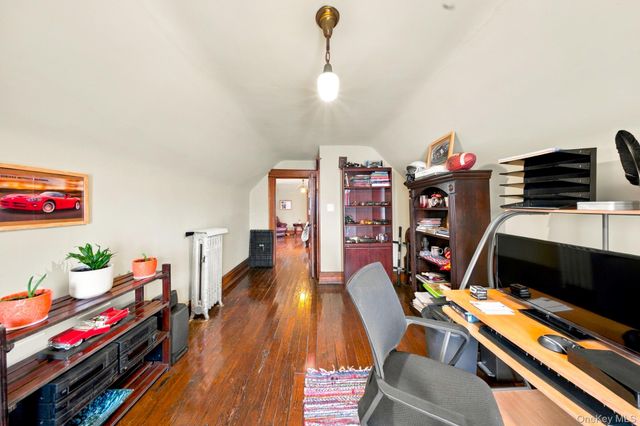 8401 104th Street, Richmond Hill, NY 11418