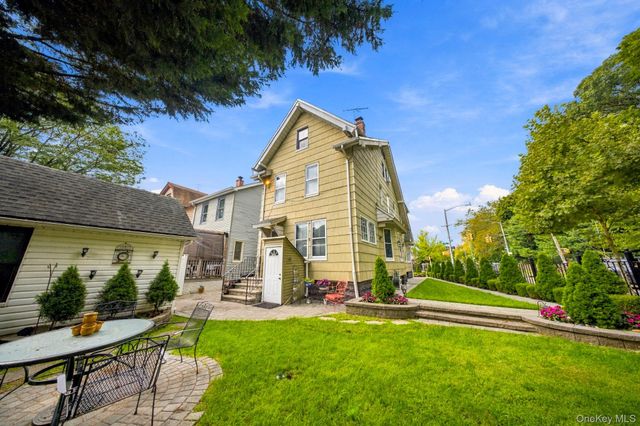 8401 104th Street, Richmond Hill, NY 11418