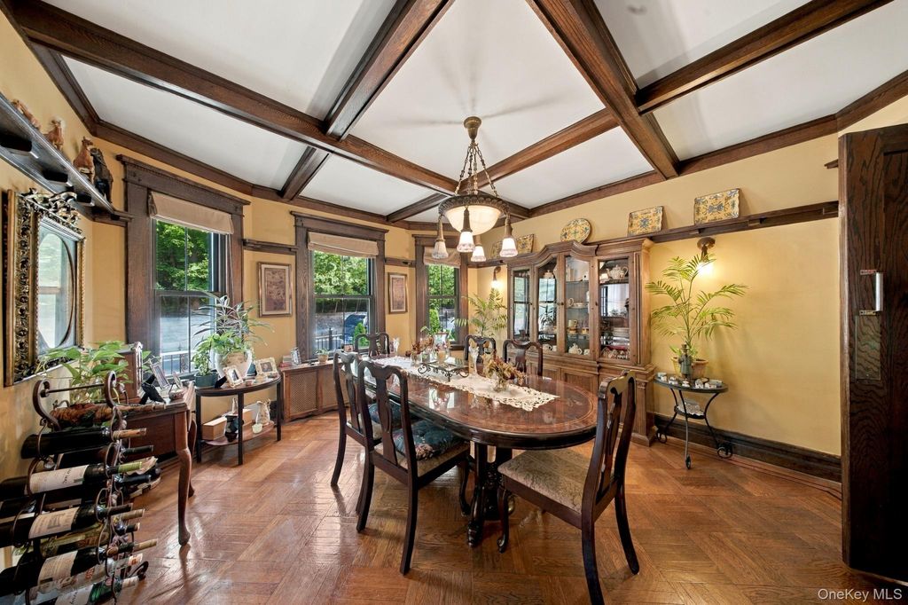 8401 104th Street, Richmond Hill, NY 11418 — photo 2