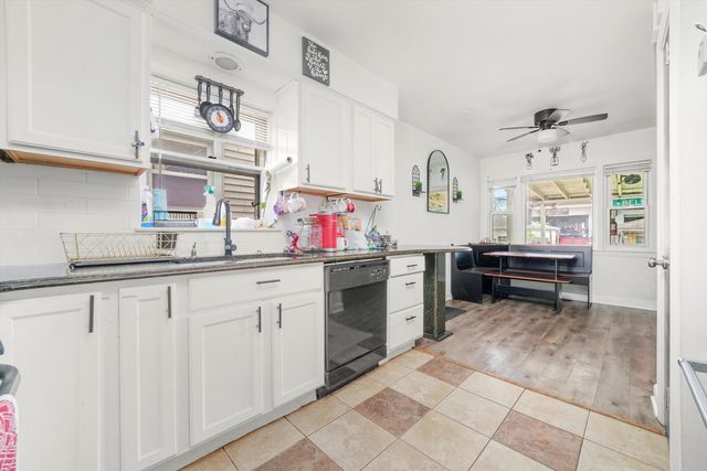 4943 W Melrose Street, Chicago, IL 60641