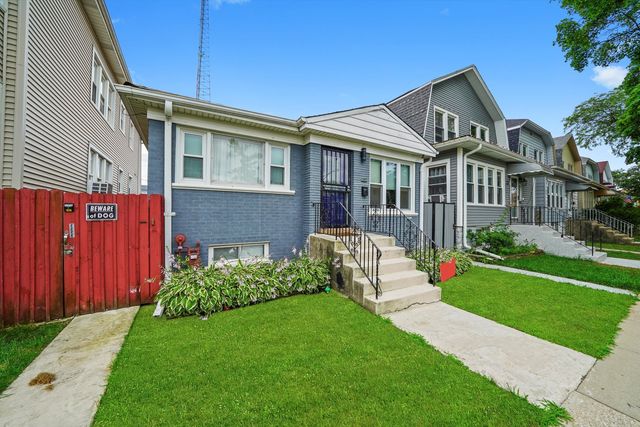 4943 W Melrose Street, Chicago, IL 60641