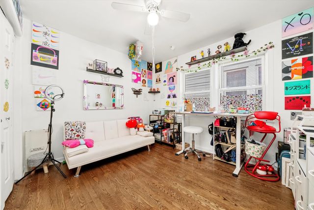 4943 W Melrose Street, Chicago, IL 60641