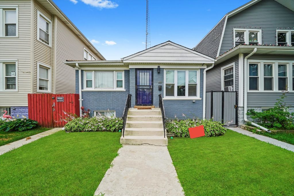 4943 W Melrose Street, Chicago, IL 60641