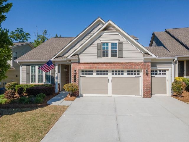 245 Spruce Pine Circle, Peachtree City, GA 30269