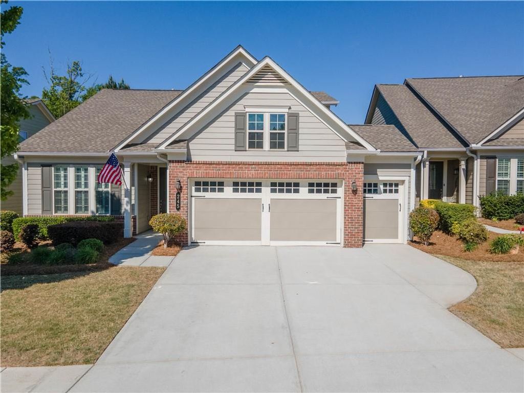 245 Spruce Pine Circle, Peachtree City, GA 30269