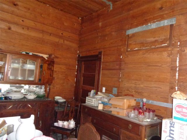 506 S 3rd Street, Grandview, TX 76050