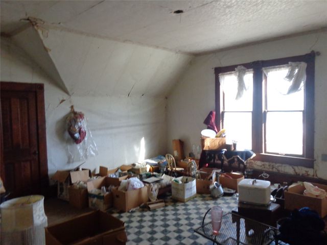 506 S 3rd Street, Grandview, TX 76050