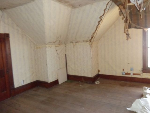 506 S 3rd Street, Grandview, TX 76050