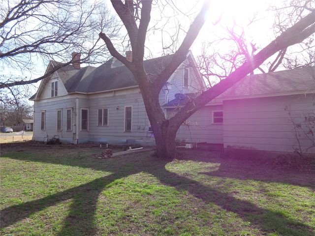 506 S 3rd Street, Grandview, TX 76050