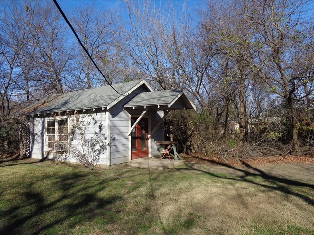 506 S 3rd Street, Grandview, TX 76050