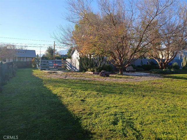 2111 Orange St, Highland, CA 92346