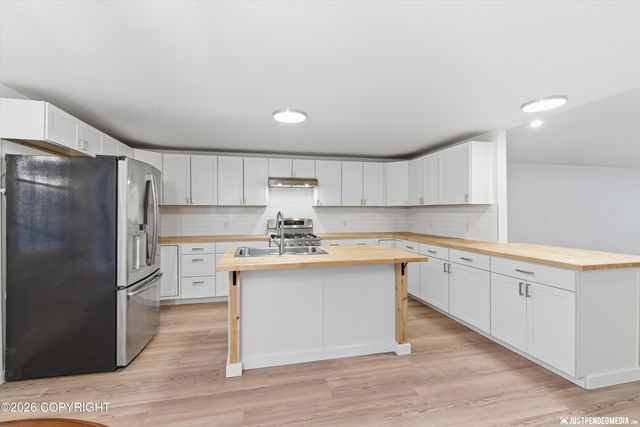 800 W 21st Avenue, Anchorage, AK 99503