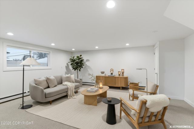 800 W 21st Avenue, Anchorage, AK 99503