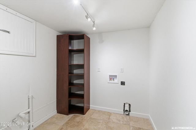 800 W 21st Avenue, Anchorage, AK 99503