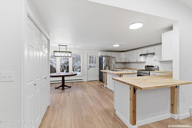 800 W 21st Avenue, Anchorage, AK 99503