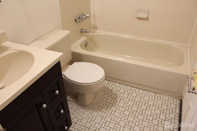 224 Westgate Drive, Edison, NJ 08820