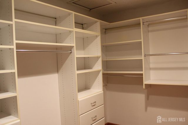 224 Westgate Drive, Edison, NJ 08820