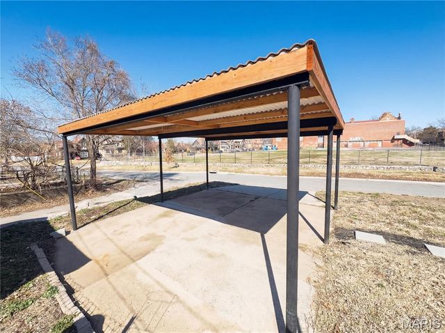 7101 Virginia Avenue, St Louis, MO 63111