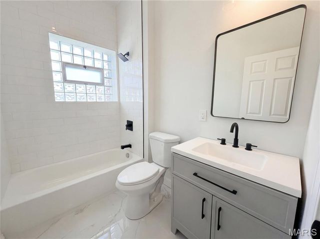 7101 Virginia Avenue, St Louis, MO 63111