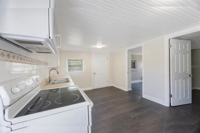 325 41ST STREET N, St Petersburg, FL 33713