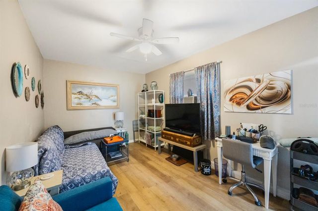 325 41ST STREET N, St Petersburg, FL 33713